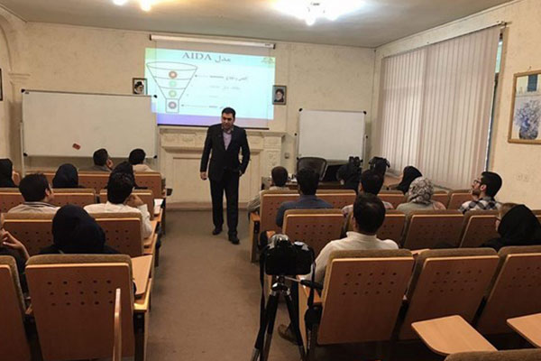 دوره های آموزشی شرکت تبلیغاتی امپریال برند یکی از بهترین دوره های موجود در بازار است که تمامی موارد و اصولی که باید بدانید را به شما آموزش میدهد.